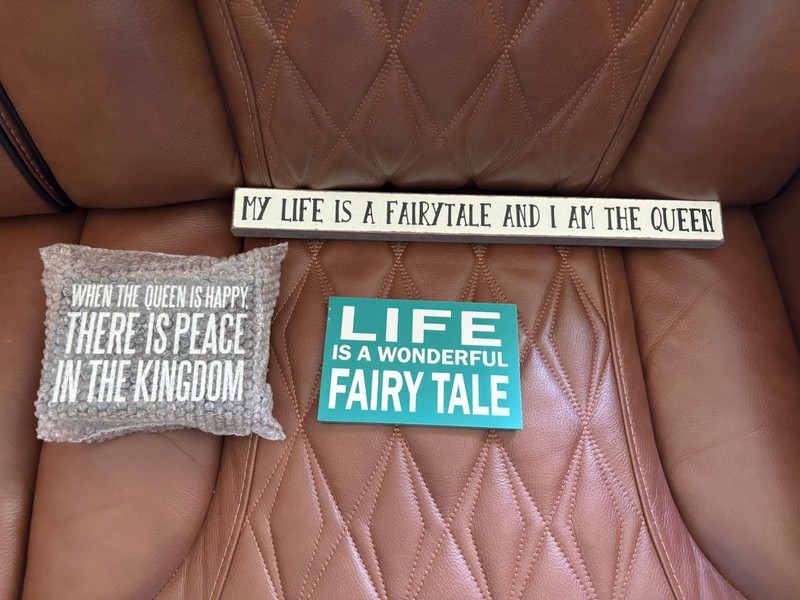 Lot of 3 Queen Fairy Tale Plaques Signs My Life is a Fairy Tale Peace in Kingdom