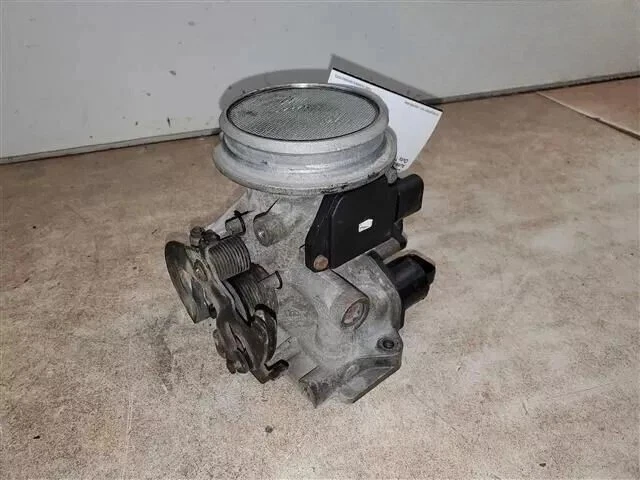 2000-2005 Buick Lesabre 3.8L Buick Park Avenue Throttle Body Assembly OEM - Image 2 of 3