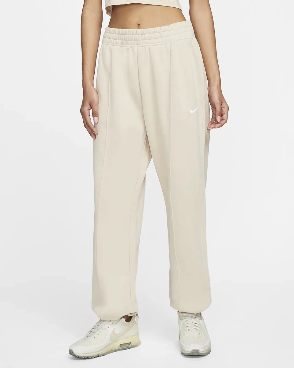 NIKE Sportswear Essential Womens Loose Jogger Sweatpants - LIGHT GRAY