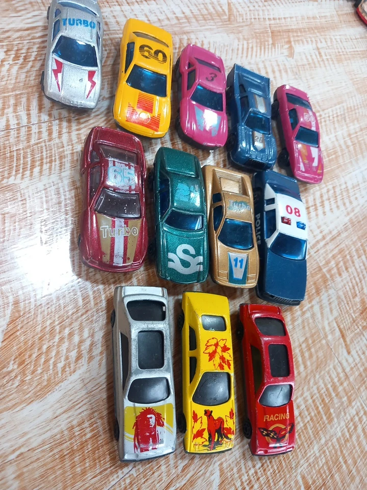 lotto 12 macchinine Vintage  - Immagine 2 di 4