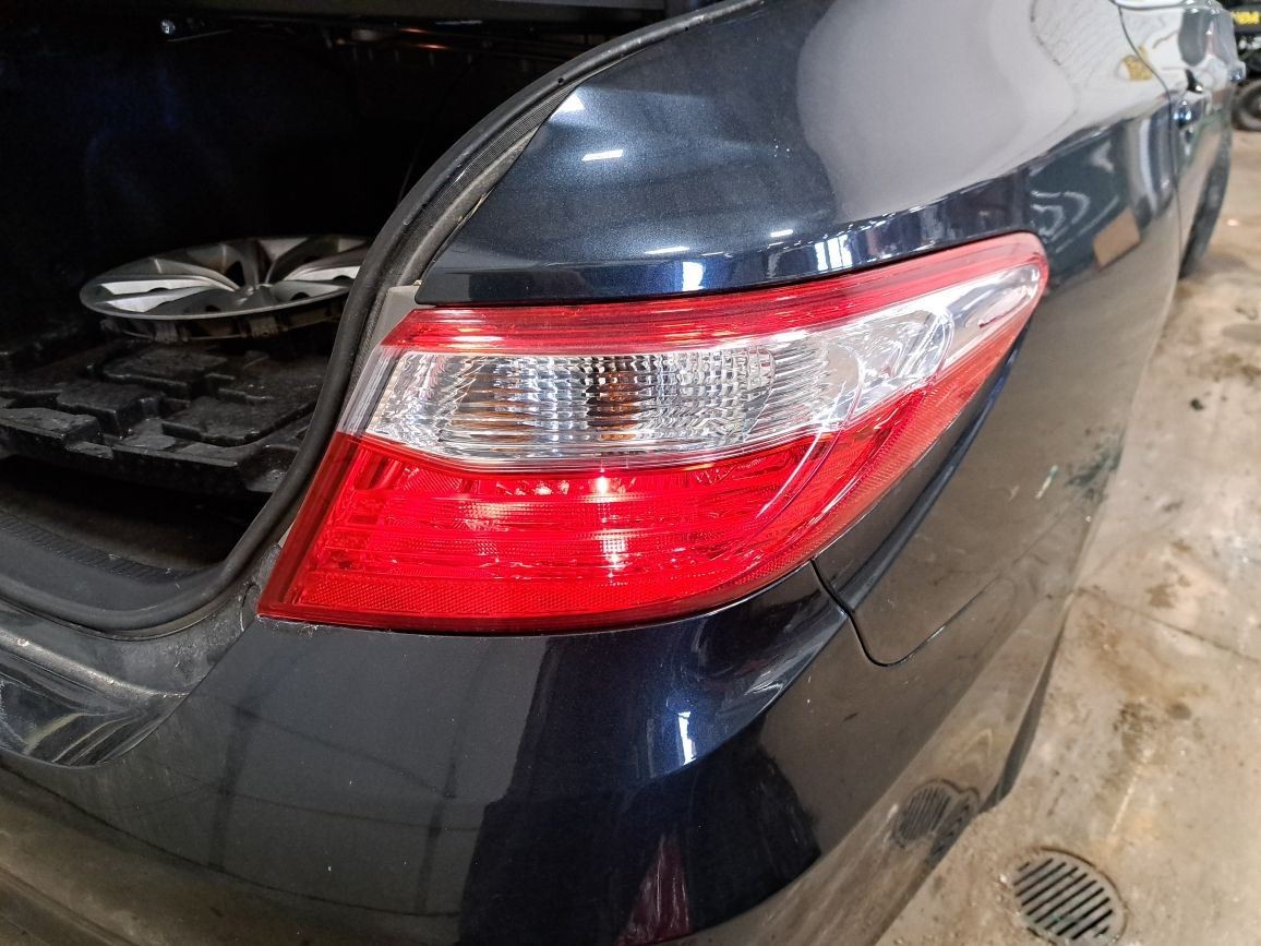 2015-2017 Toyota Camry Right Passenger Tail Light Quarter Panel Mounted Oem