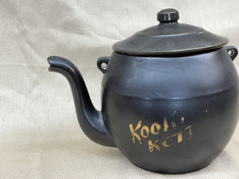 McCoy USA Black Cookie Kettle Porcelain Cookie Jar w/Lid no wire handle vintage