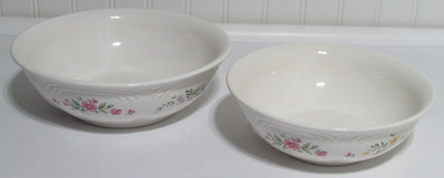 Pfaltzgraff Meadow Lane Floral 8.5'' and 7.5''  Serving Bowls  Set of 2   USA