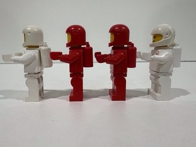 LEGO Space: Beta I Command Base (6970) - COMPLETE w/1 Helmet Substitution