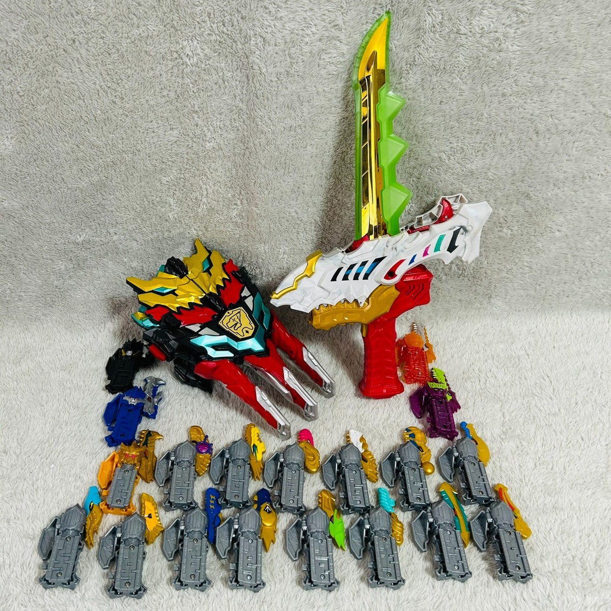 BANDAI DX Power Rangers Dino Fury Sentai Ryusoulger Calibur sword