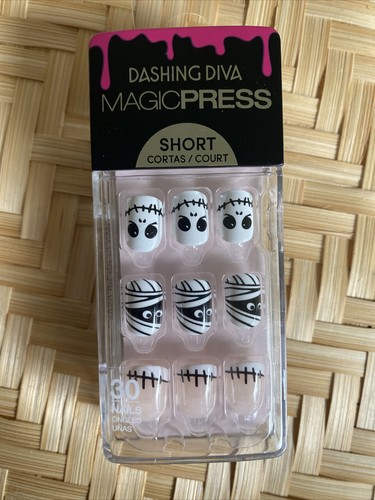 Dashing Diva Magic Press On Nails SHORT Skeleton Key Halloween Jack Nightmare - Afbeelding 1 van 2