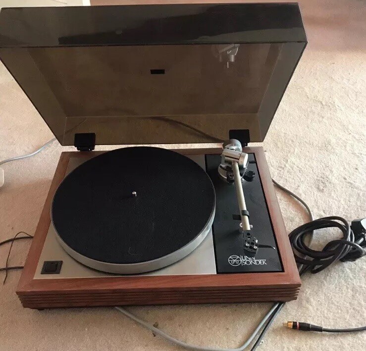 Linn joblot pre amps,Kremlin tuner,keilidh speakers,turntable