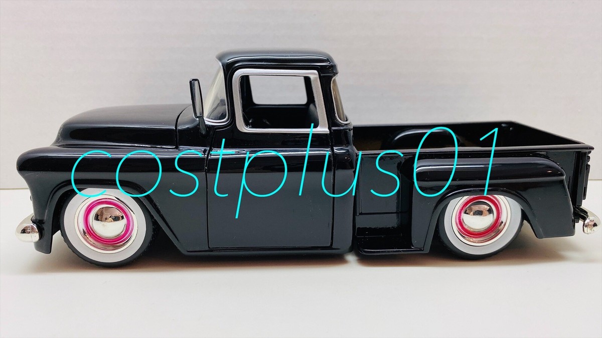 Jada/’55 Chevyシボレー StepSideステップサイド 1/24 Amazon.com: 1955 Chevy Stepside Pickup Truck Gray Just