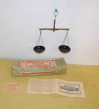 COMME NEUVE.ANCIENNE PETITE BALANCE DE BIJOUTIER.+ BOITE + DOCUMENTS.RUSSE?