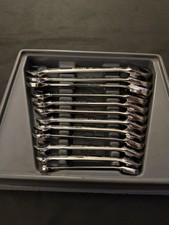 Blue Point Tools Boerm712 12 Piece 8-19mm Ratcheting Combination Wrench Set Blue Point Tools Boerm712 12 Piece 8-19mm Ratcheting Combination Wrench Set