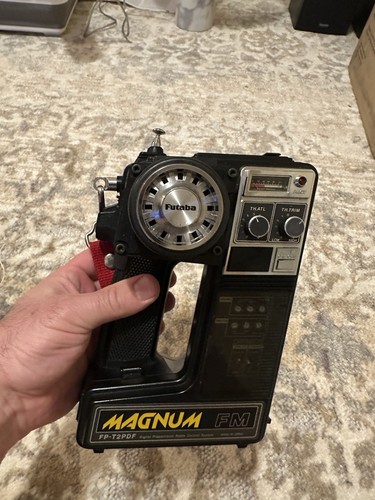 Vintage Futaba Magnum FP-T2PDF and Matching Receiver - Picture 2 of 6