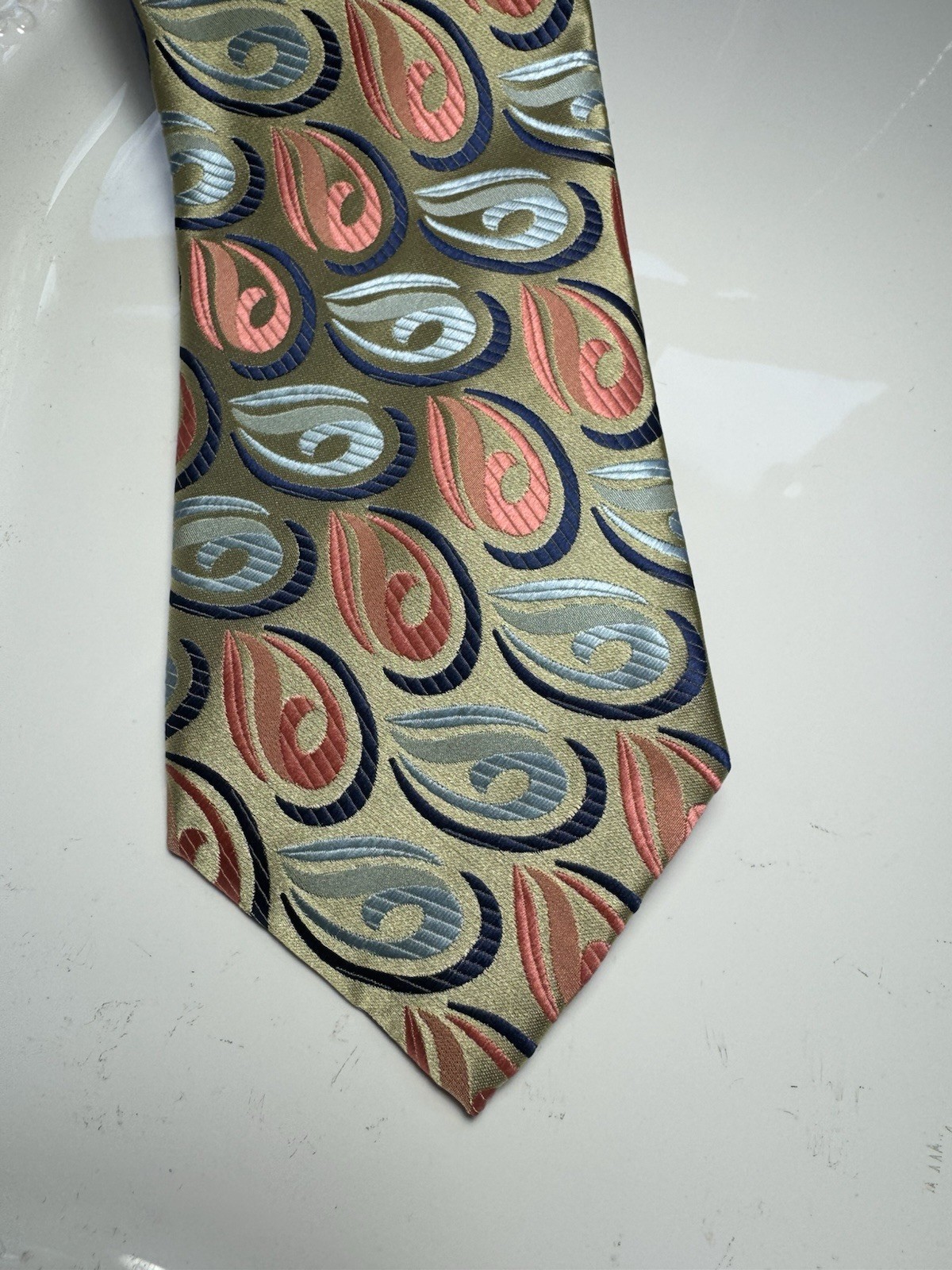NWT VERSE 9 MULTI COLOR PAISLEY STYLE PRINT SILK DESIGNS NECK TIE & HANKY