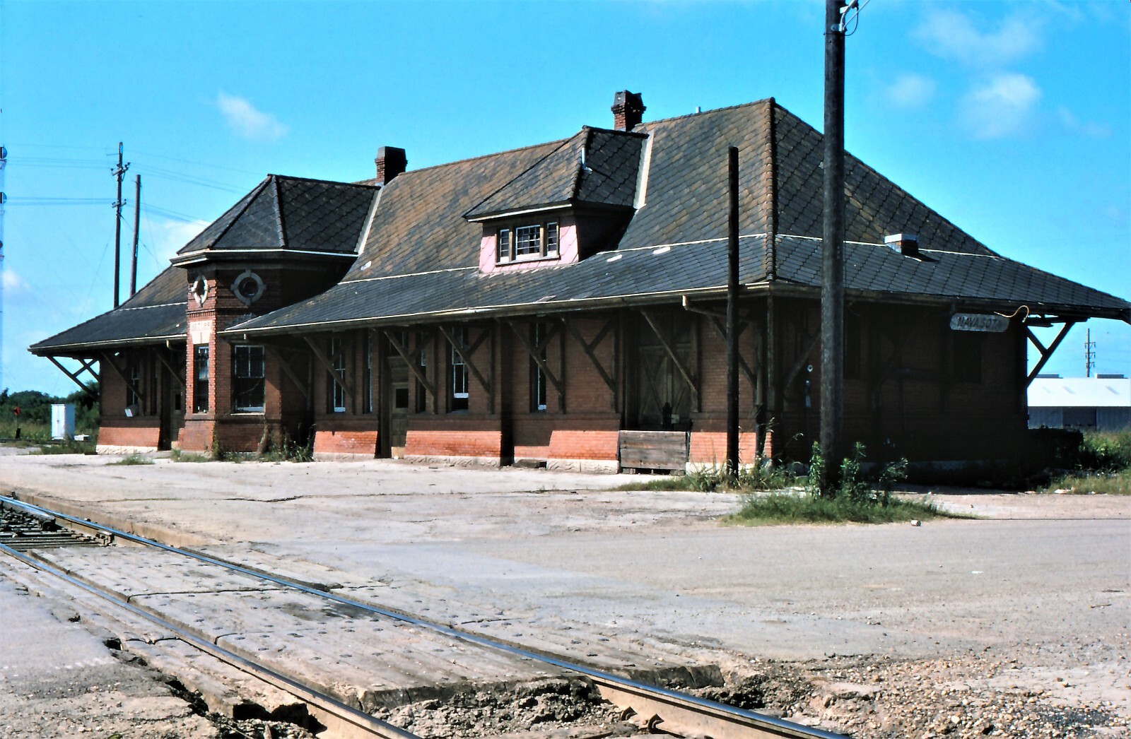 BURLINGTON NORTHERN (BN) DepotNavasota, TexasOriginal slideFW&D