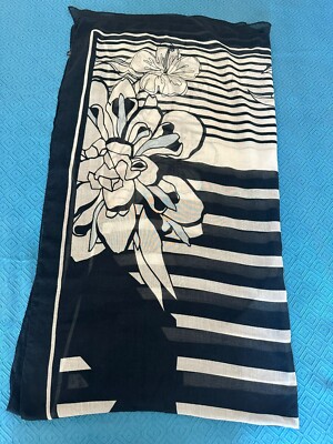 Manguun Beautiful blue /white/light blue and with stripes Scarf
