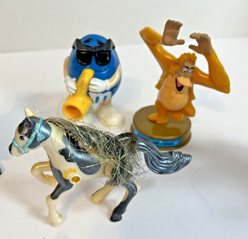 VGT Action Figure Batgirl, King Louie, Robin, M&M, Dodger Dog,Ninja 8 total - Picture 4 of 14
