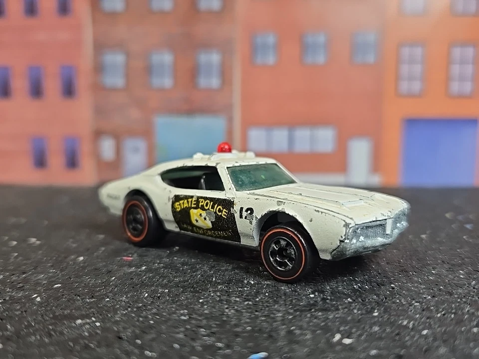 Hot Wheels Redline Police Cruiser Opening Hood, heavy car, nice roller - Image 3 of 4