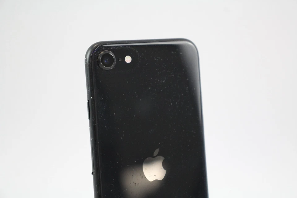 Apple iPhone SE 2020 (Unlocked) A2296 64GB Black Grade C Boxed - Image 4 of 4