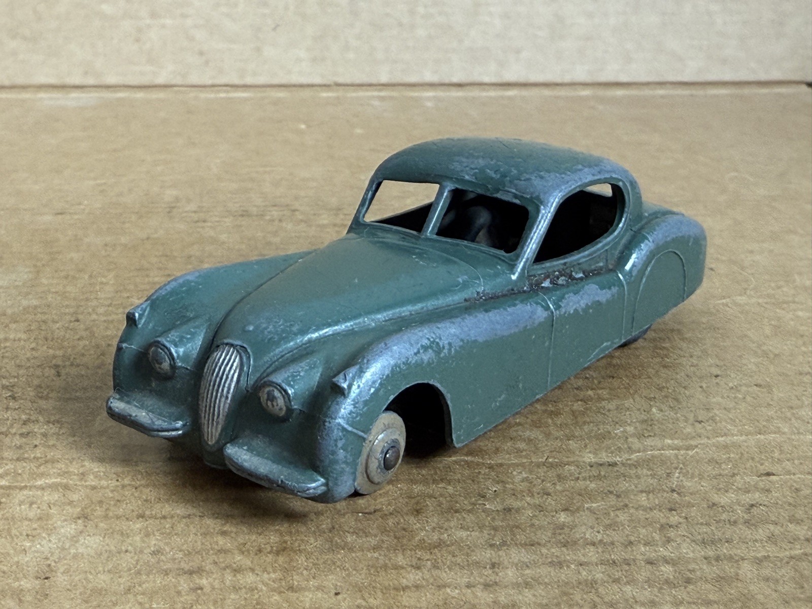 Dinky 157, Jaguar XK120 - Free Price Guide & Review