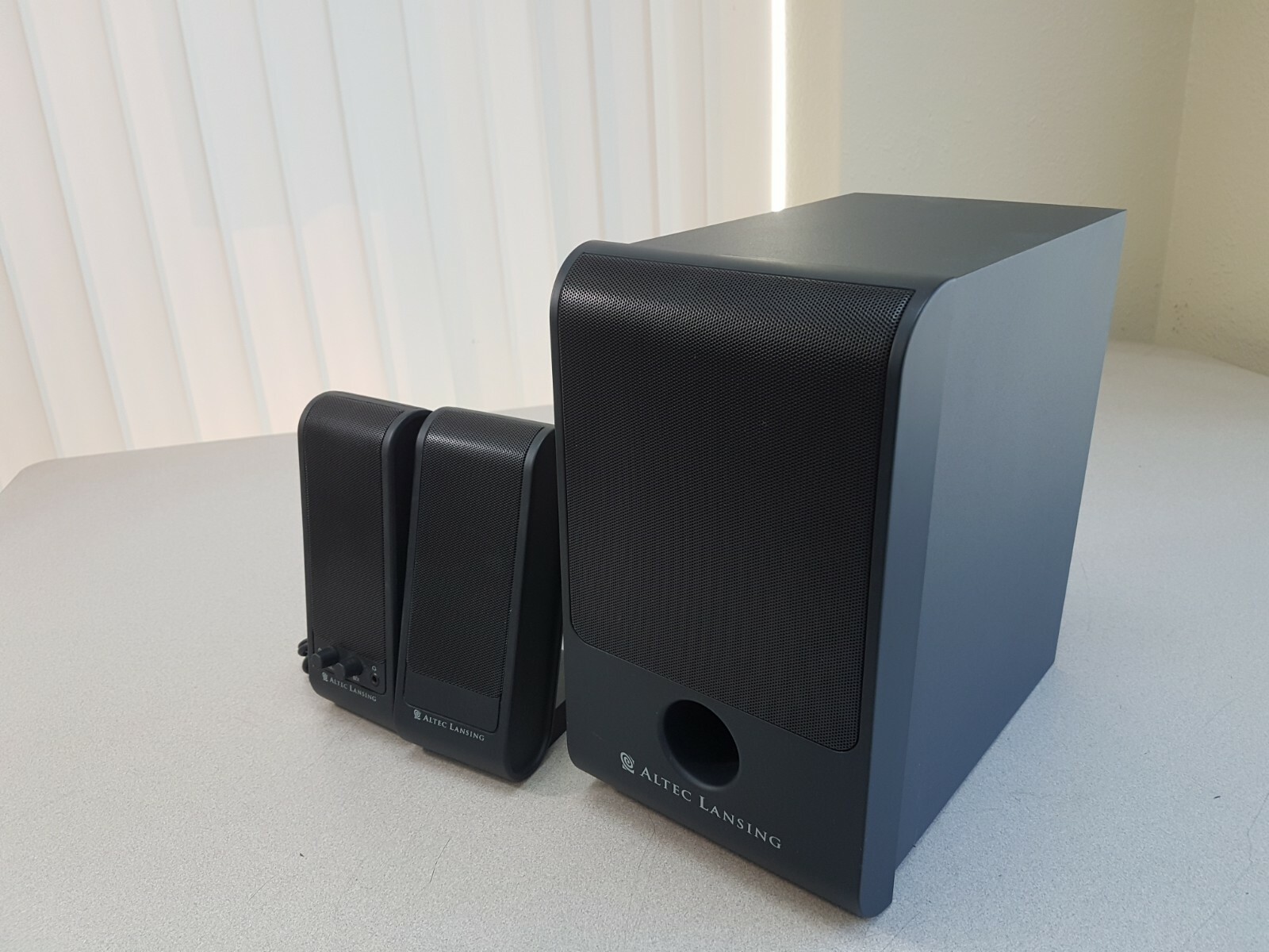 altec lansing vs2221