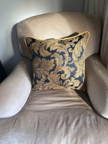 ❇️ NEW Navy Gold Leafy Cushion Covers SILK piping Oblong / Feature Ob. or Square - Picture 8 of 14