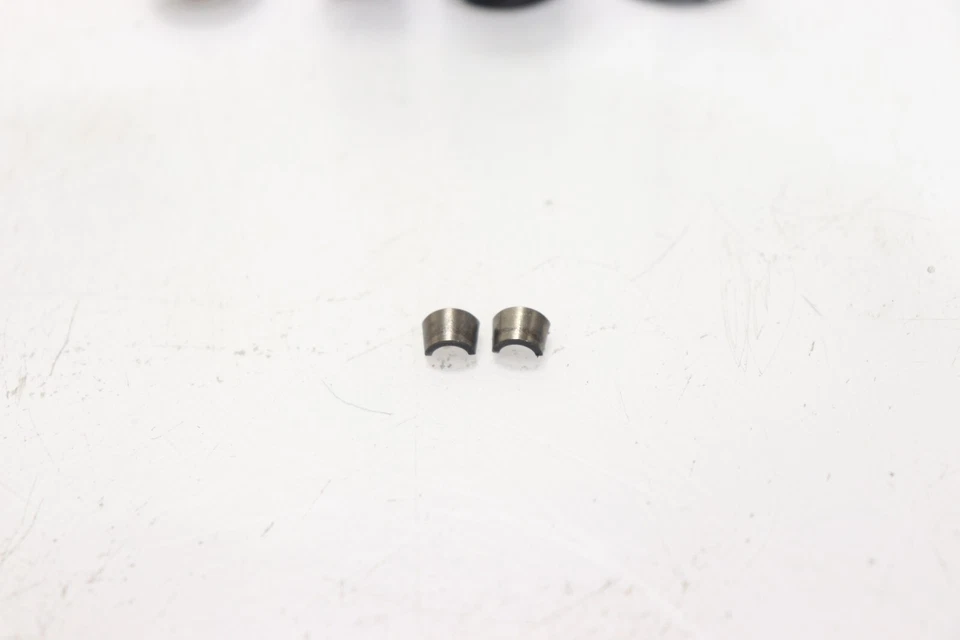 VÁLVULA DE ADMISSÃO 2001 SUZUKI BANDIT 1200 - Imagem 2 de 4