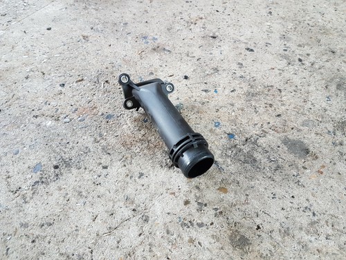 BMW 1er F20 F21 116d 118d 120d Anschlussstutzen Zylinderkopf 7810707