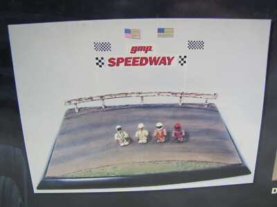 GMP G1800135 Speedway Dirt Track Diorama - 1:18