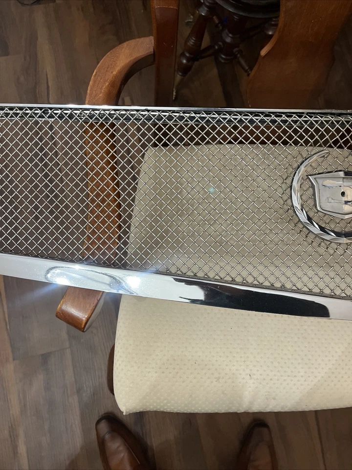 Решетка переднего радиатора 04–09 Cadillac SRX E&G Classics хромированная сетка - Изображение 4 из 4