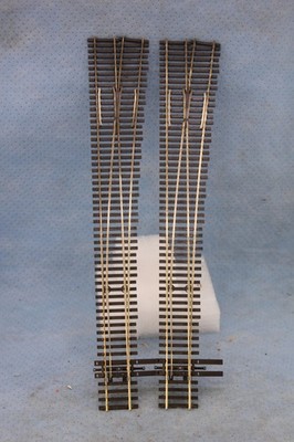 TWO PECO HO SCALE CODE 70 RIGHT HAND SWITCHES