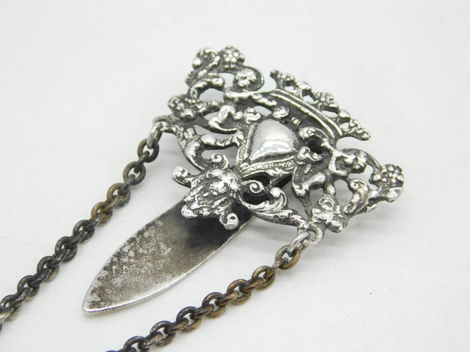 Chatelaine de costura victoriana de plata esterlina con patrón nuevo 1890 Londres Foto 4 de 4