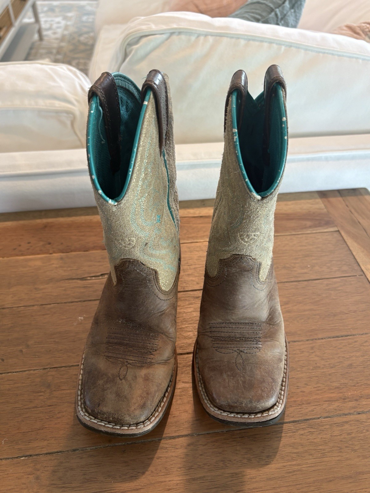 Ariat Boots Youth Size 11 Cowboy Western Square Toe Leather Embroidered Outdoor