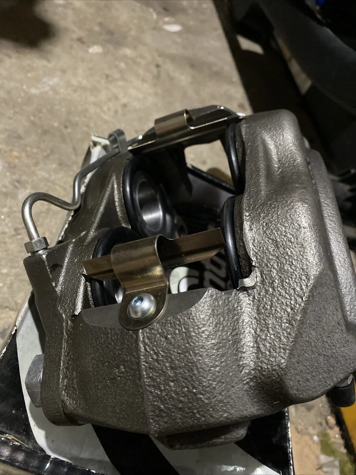 Pinza de freno 4 pistones L/F Centric 141.61002 Reman para Ford/Mercury 1965-1968 Foto 2 de 4