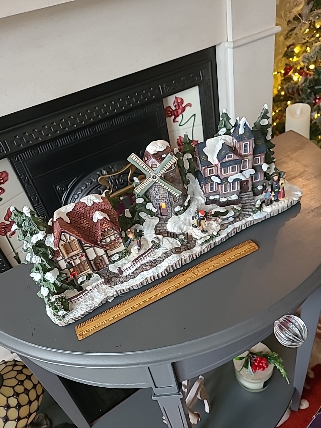 Vintage Premier Collectable Large Light up Christmas Village Scene