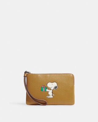 NWT Coach X Peanuts Corner Zip Wristlet With Snoopy Present Motif