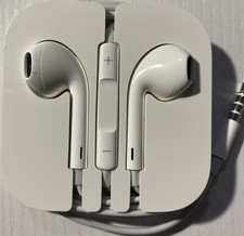 Apple EarPods In-Ear Headphones, Microphone, Volume Control, 3.5mm Jack, White