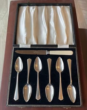 Set x 6 Silver Plated Grapefruit Spoons in fitted case.  Art Deco.  Perfect