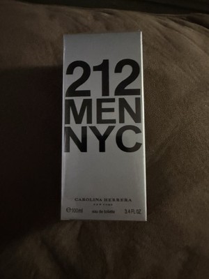 Carolina Herrera 212 Men NYC Eau de Toilette Spray, 3.4 fl oz Regular Size
