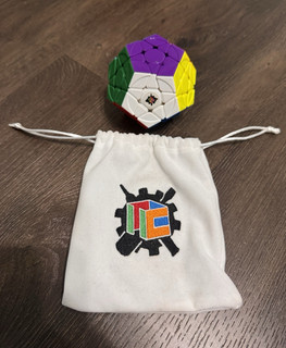 YuHu Megaminx V2 M (Edición TheCubicle Pro Shop)