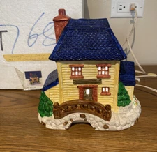 1992 Yuletide “ Rainbow House” W/ Beautiful Curve Appeal ceramic lighted house!