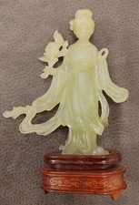 Guanyn - Scultura in giada verde - XX° secolo - Arte orientale