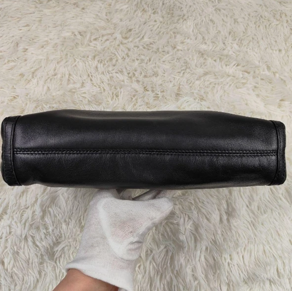 Pochette CELINE pelle nera logo raccordi in metallo con sacchetto antipolvere articoli moda