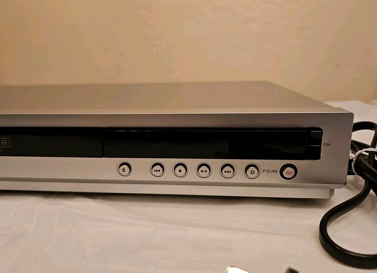 New Samsung DVD Recorder & Player DVD-R120/Multi Format(RAM/-RW/-R ...
