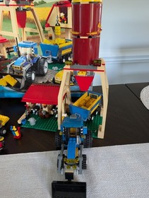 LEGO CITY 7637 Farm 99.9% Complete with Figures/Animals + Box