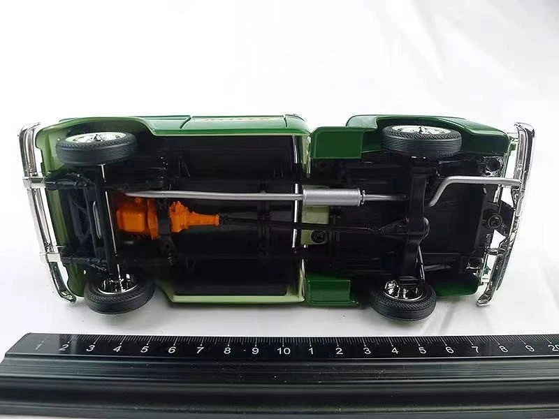 Speccast 1/25 Scale Pickup Die Cast Metal ,Oliver - Image 2 of 4