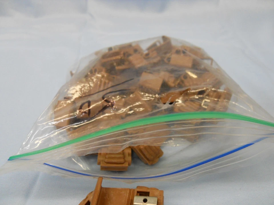 (50) 3M Scotchlok 567 Self-Stripping Electrical Tap Connector BROWN - Made USA! - Image 4 of 4