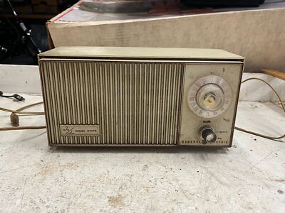 Vtg 1966 General Electric Table Top Beige Solid State FM AM Radio