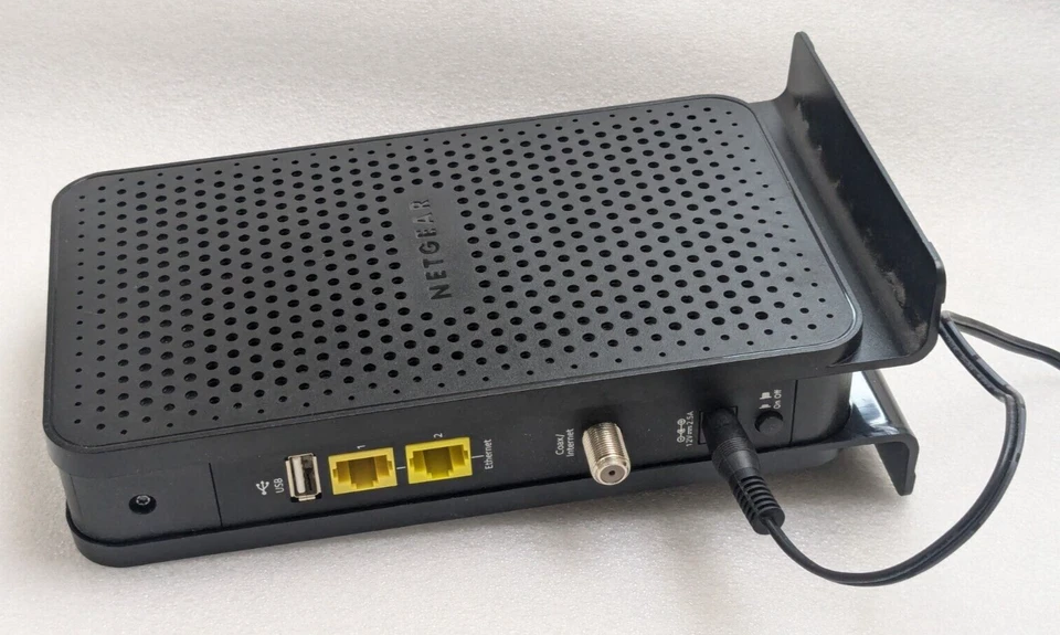 NETGEAR N600 C3700 Wireless WIFI DOCSYS 3.0 Cable Modem Router + Power Cable - Image 4 of 4