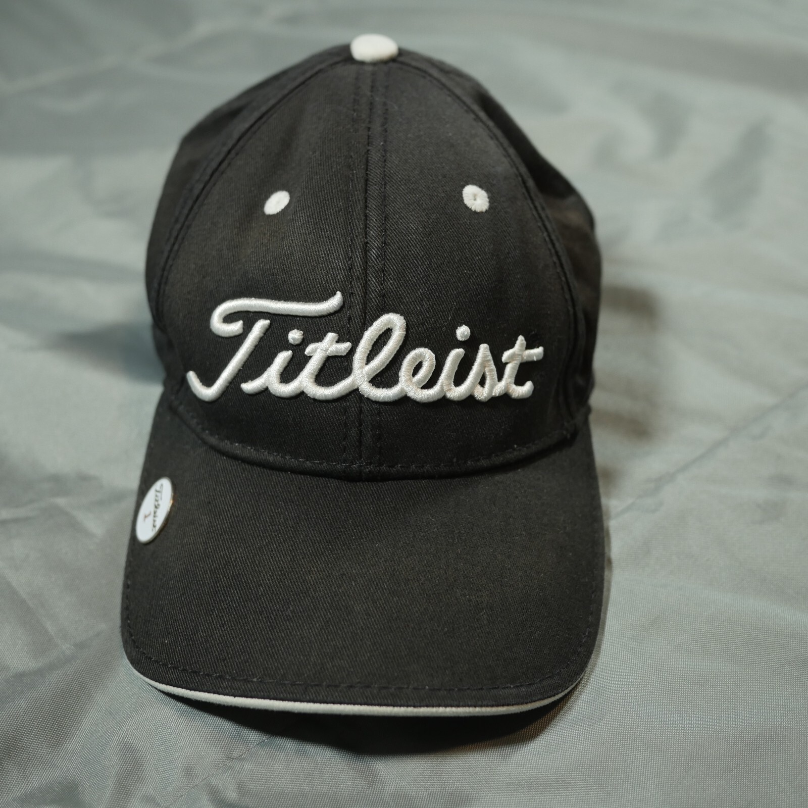 Titleist Hat Cap Black White Adjustable Golf Casual Mens Golfer