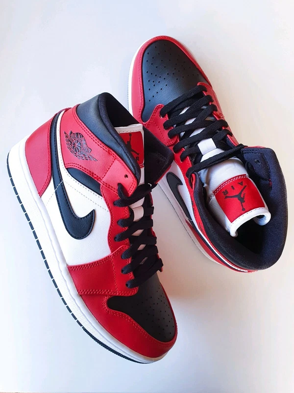 air jordan 1 mid chicago black toe australia