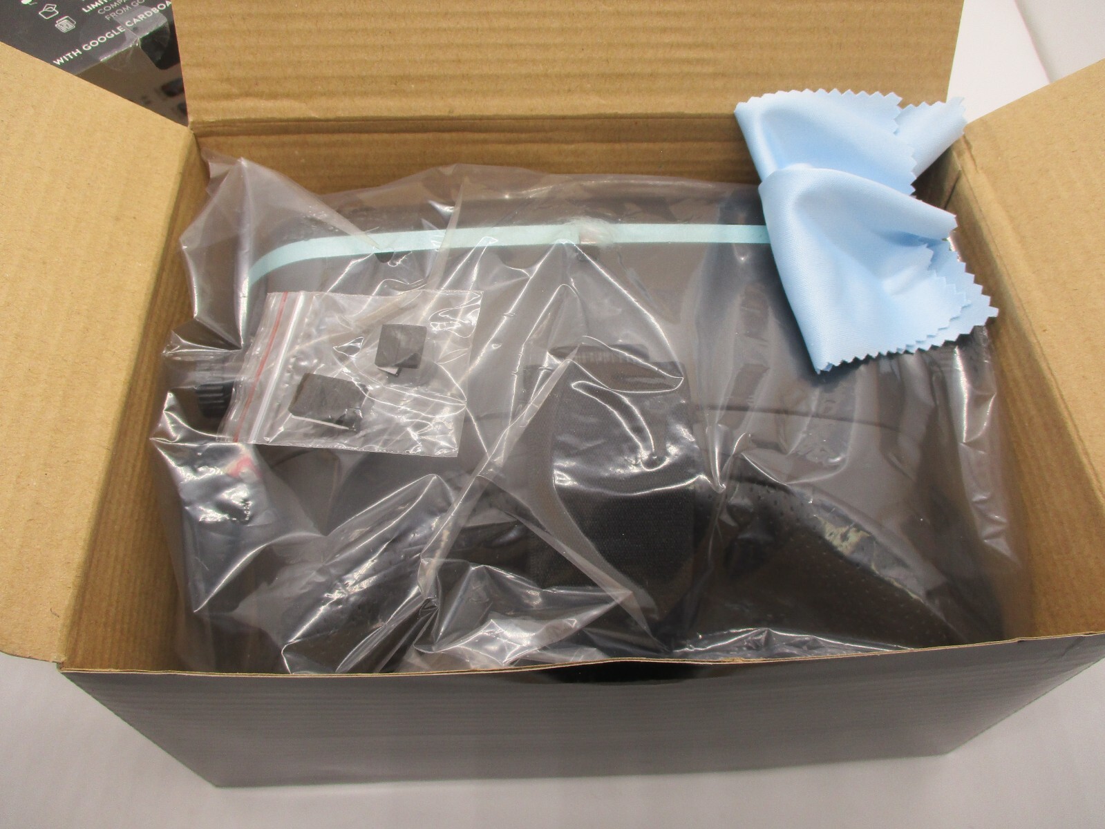 Virtual Reality Headset ReTrak Utopia 360 Smartphone VR  Android Apple-